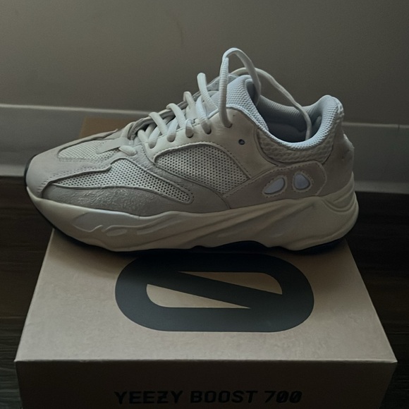 adidas gazelle silver green womens adidas Yeezy Boost 700 MNVN Black (Infant)